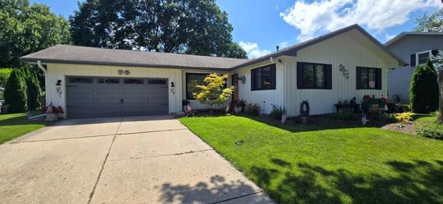 73 Devonshire Cir, Elgin, IL 60123