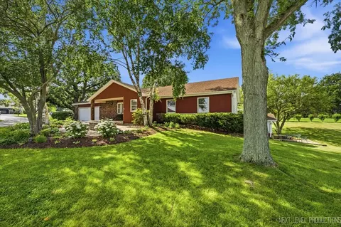 17 N228 Oak Grove Dr, Hampshire, IL 60140