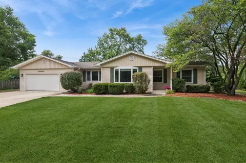 30 W044 Bruce Ln, Naperville, IL 60563