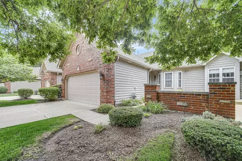 1257 Oakleaf Ct, Aurora, IL 60506