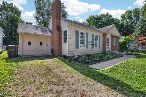 Exterior - 816 Manchester Rd, Normal, IL 61761 photo 8 of 9