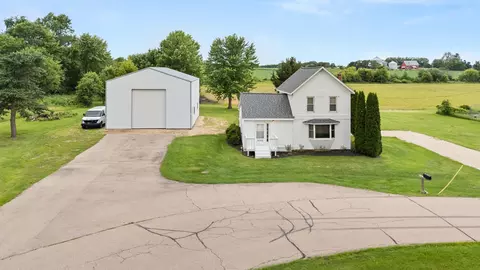 32303 West St, Kirkland, IL 60146