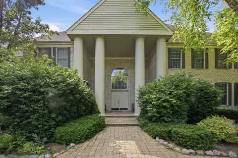 4113 Carlisle Dr, Prairie Grove, IL 60012