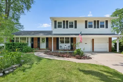 804 N Wente Ct, Palatine, IL 60074