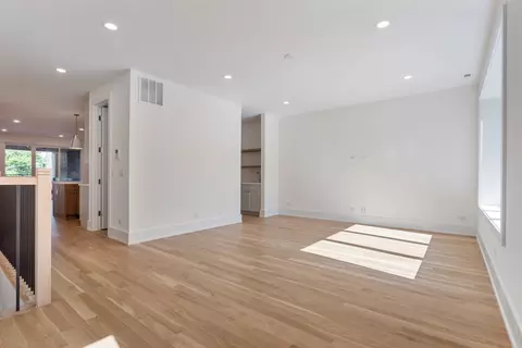 3740 N Racine Ave #2, Chicago, IL 60613 photo 45