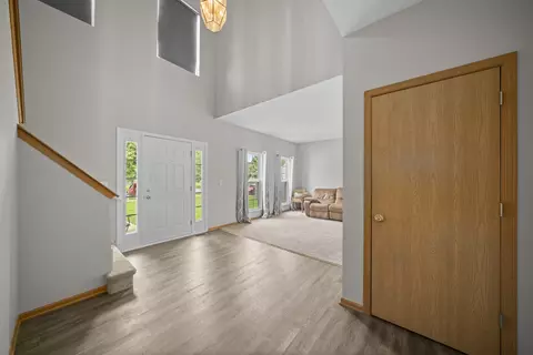 Entry Way - 6922 Sahara Dr, Plainfield, IL 60586 photo 2 of 3