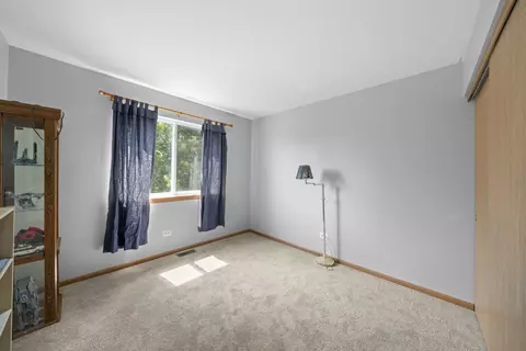 Bedroom - 6922 Sahara Dr, Plainfield, IL 60586 photo 5 of 6