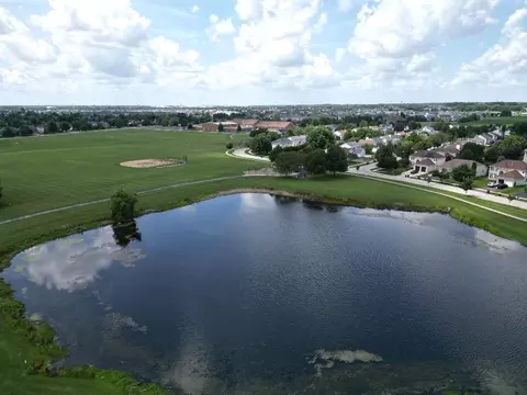 View/Area - 24127 W Walnut Cir, Plainfield, IL 60585 photo 2 of 4