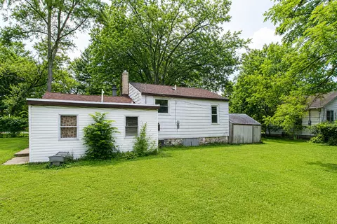 403 Maplewood Dr, Lakemoor, IL 60051 photo 2