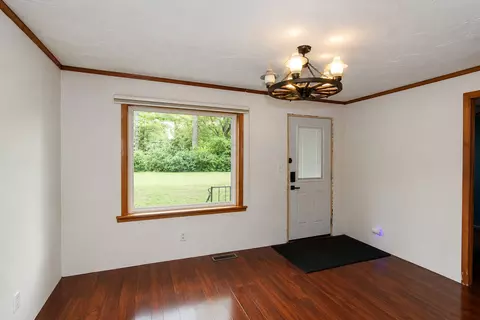 403 Maplewood Dr, Lakemoor, IL 60051 photo 4