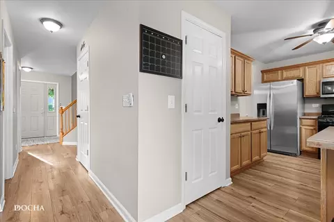 Entry Way - 2002 Ashbrook Ct, Plainfield, IL 60586 photo 2 of 2
