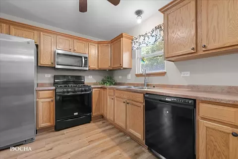Kitchen - 2002 Ashbrook Ct, Plainfield, IL 60586 photo 1 of 2