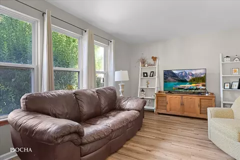 Living - 2002 Ashbrook Ct, Plainfield, IL 60586 photo 3 of 4