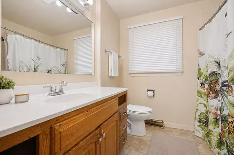 Bath - 1225 Rutledge Rd, Bloomington, IL 61704 photo 1 of 1