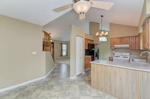 1327 Northgate Dr, Bartlett, IL 60103 photo 12