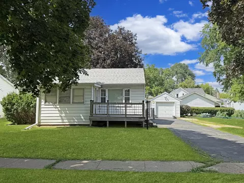 720 W American St, Freeport, IL 61032