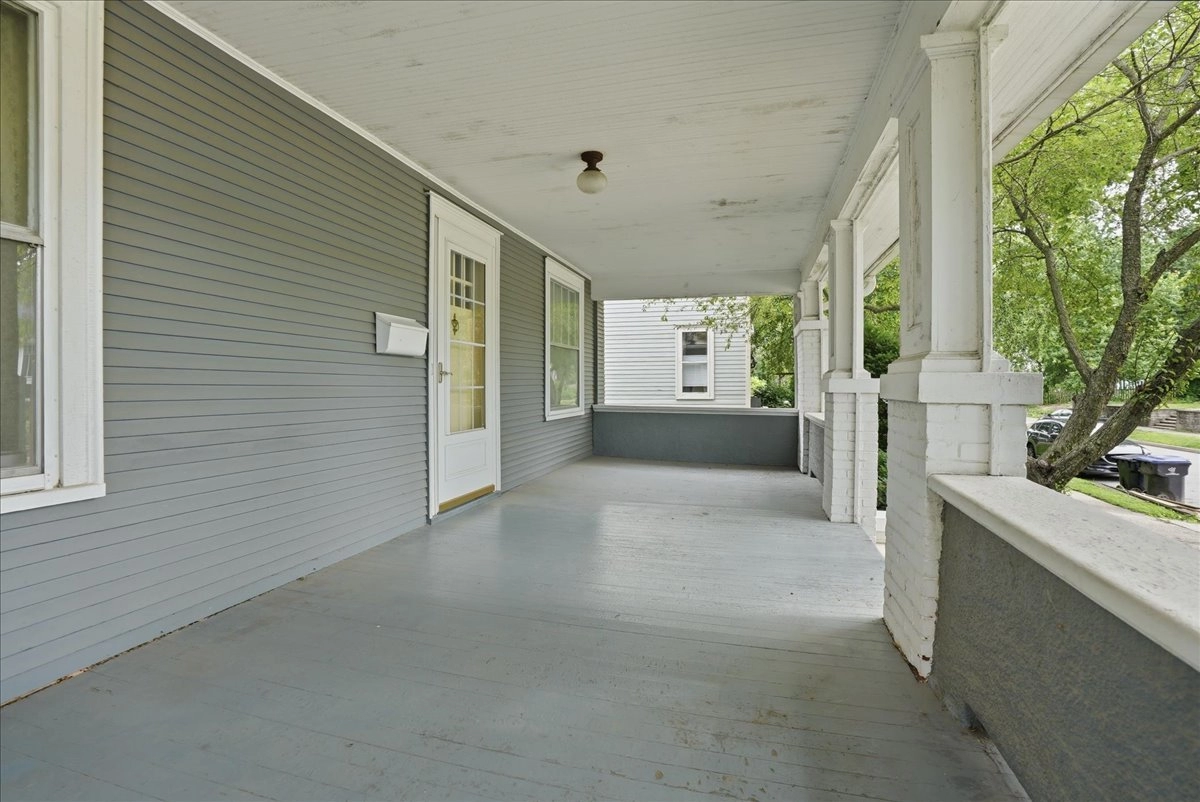 104 Fairview Ave, Bloomington, IL 61701 photo 4
