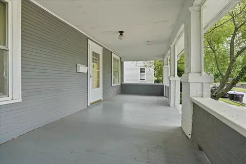 104 Fairview Ave, Bloomington, IL 61701 photo 4