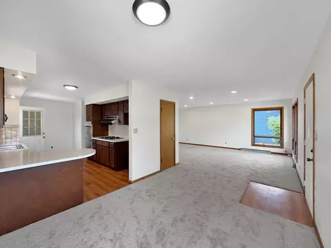 Living - 1346 Empire Ct, Freeport, IL 61032 photo 1 of 4