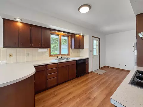 Kitchen - 1346 Empire Ct, Freeport, IL 61032 photo 2 of 3