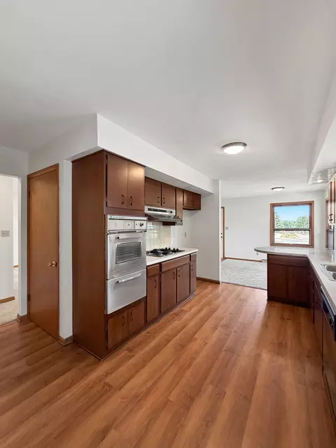 Kitchen - 1346 Empire Ct, Freeport, IL 61032 photo 1 of 3