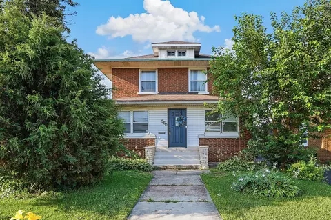 560 E Cass St, Joliet, IL 60432