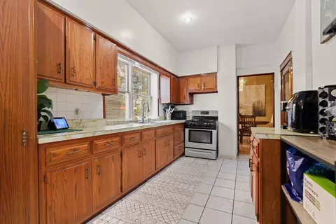 Kitchen - 560 E Cass St, Joliet, IL 60432 photo 2 of 3