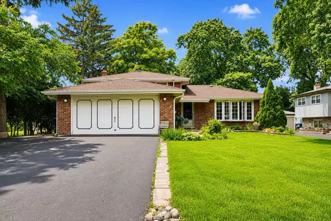 10706 S Neenah Ave, Worth, IL 60482