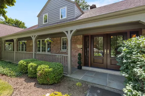 419 Caesar Dr, Barrington Hills, IL 60010 photo 3