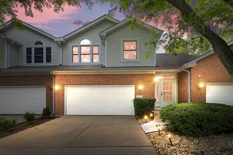 14547 Club Circle Dr, Oak Forest, IL 60452
