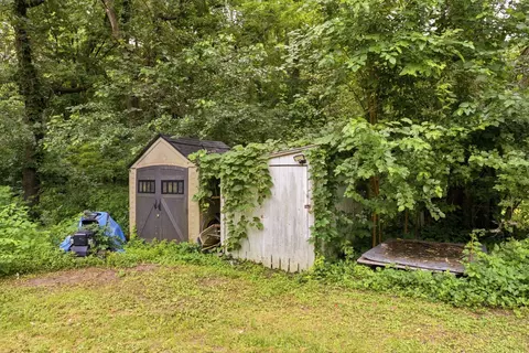 Exterior - 20 Willits Ln, Keithsburg, IL 61442 photo 3 of 4