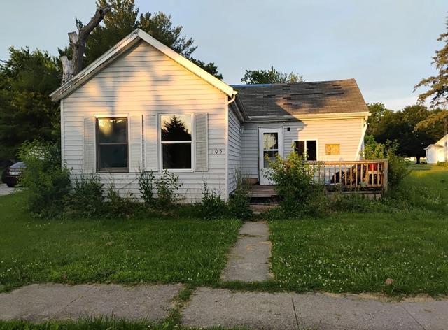505 N Broadway St, Newman, IL 61942