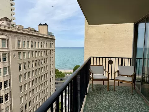 71 E Division St #1601, Chicago, IL 60610 photo 8