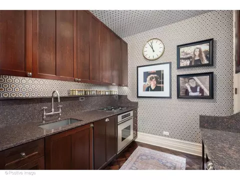 Kitchen - 1350 N State Pkwy #GS, Chicago, IL 60610 photo 2 of 2