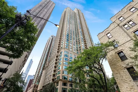 25 E Superior St #1006, Chicago, IL 60611