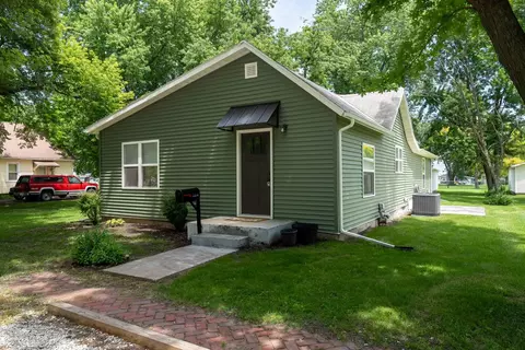 314 N 2nd Ave, Chenoa, IL 61726