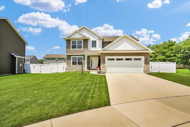 216 Red Bud Dr, Mahomet, IL 61853
