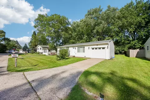 2804 Old Oak Dr, Mchenry, IL 60050 photo 2