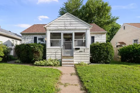 2423 W Locust St, Davenport, IA 52804