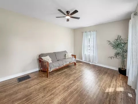 922 E Shawnee St, Freeport, IL 61032 photo 17