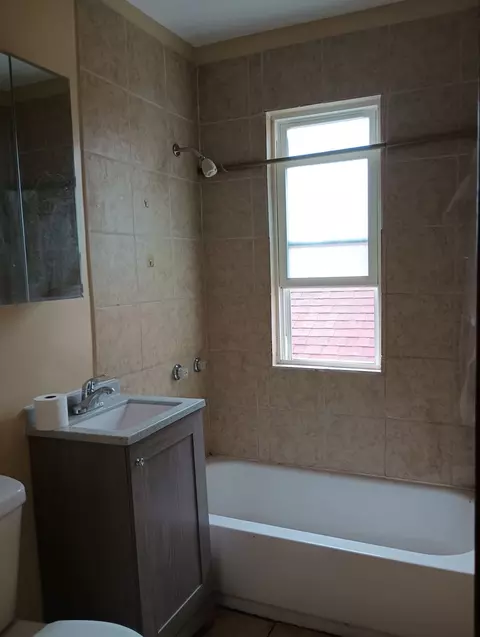 6541 S Artesian Ave, Chicago, IL 60629 photo 4