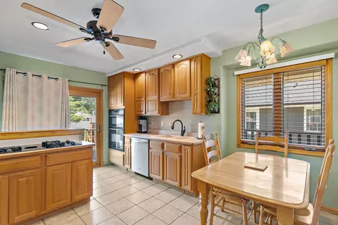 133 N Elroy Ave, Bartlett, IL 60103 photo 11
