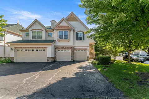 2137 Shadow Creek Ct, Vernon Hills, IL 60061