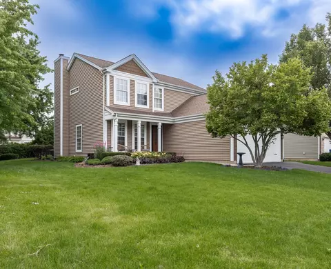 254 Mayfair Ln, South Elgin, IL 60177