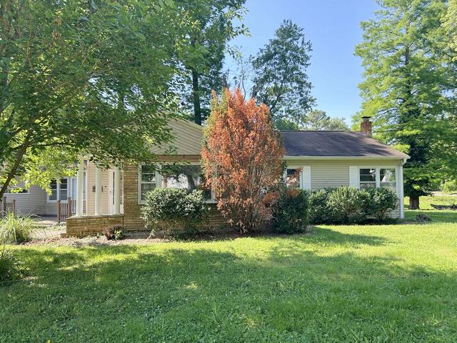 515 E Cedar Ave, Du Quoin, IL 62832