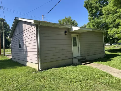 515 E Cedar Ave, Du Quoin, IL 62832 photo 3