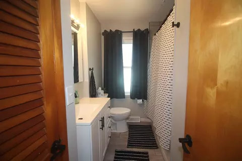 Bath - 307 Margaret Ave, Normal, IL 61761 photo 3 of 4