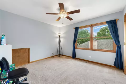 Bedroom - 855 Ayers St, Bolingbrook, IL 60440 photo 6 of 9