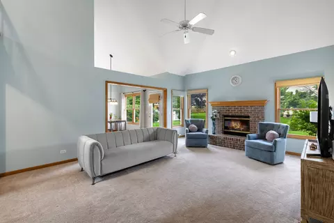 Living - 855 Ayers St, Bolingbrook, IL 60440 photo 3 of 5