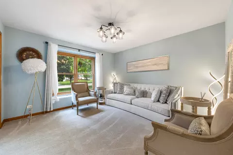 Living - 855 Ayers St, Bolingbrook, IL 60440 photo 4 of 5